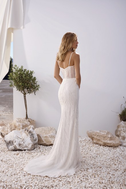 https://www.sposa-lia.com/images/stories/virtuemart/product/per-in white-07-ivy-03.jpg
